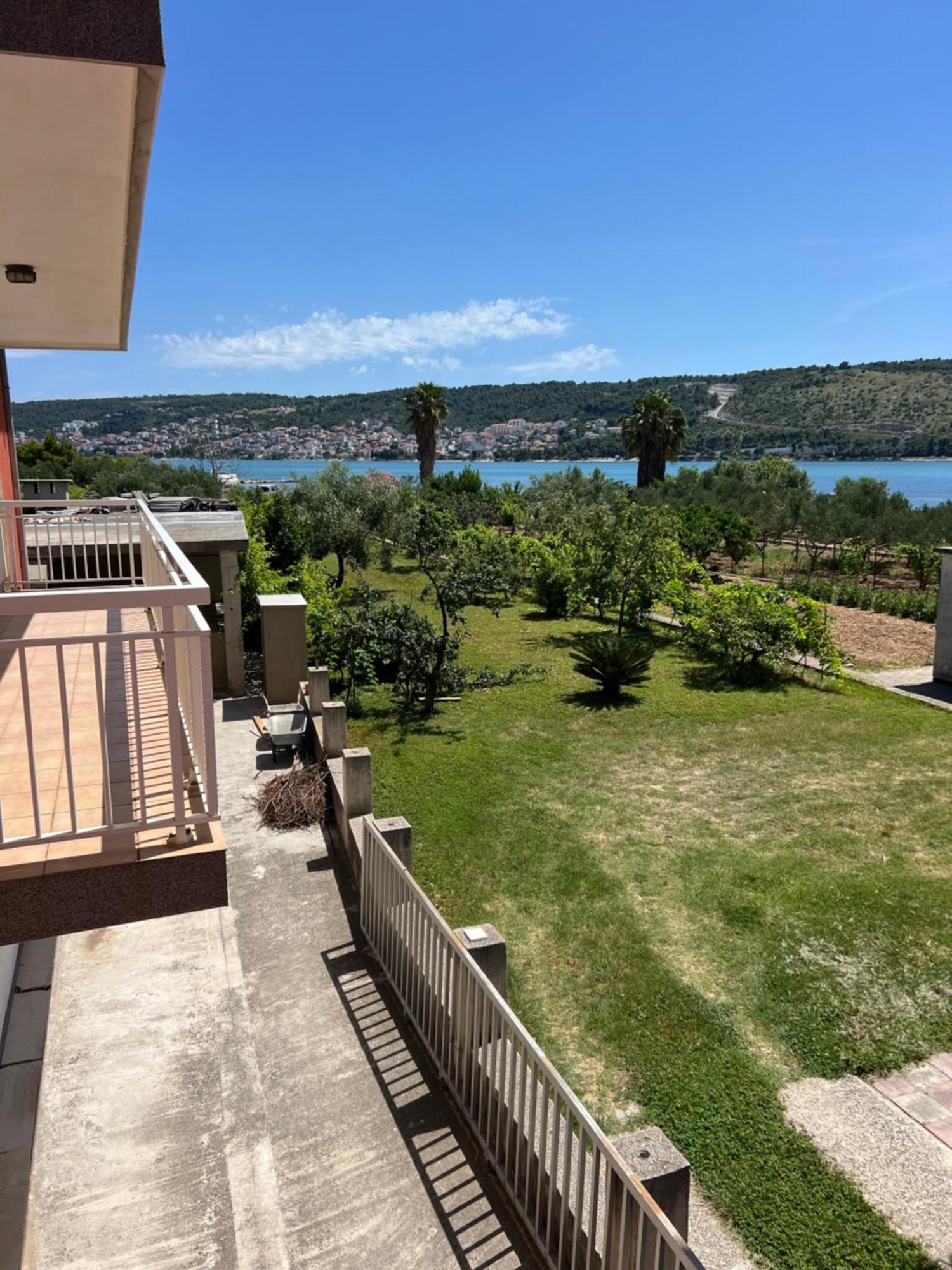 Apartments Zora Trogir Bagian luar foto
