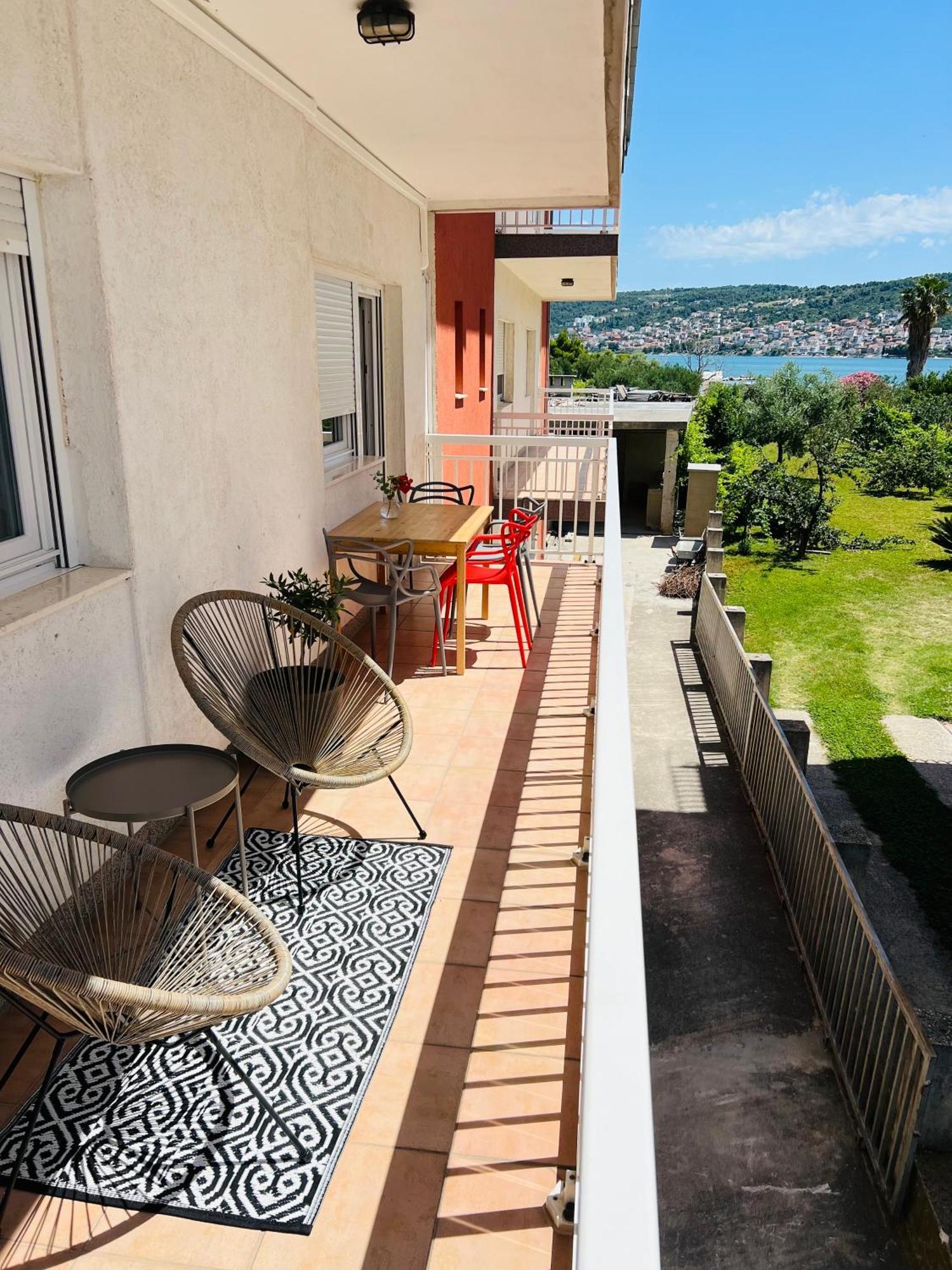Apartments Zora Trogir Bagian luar foto
