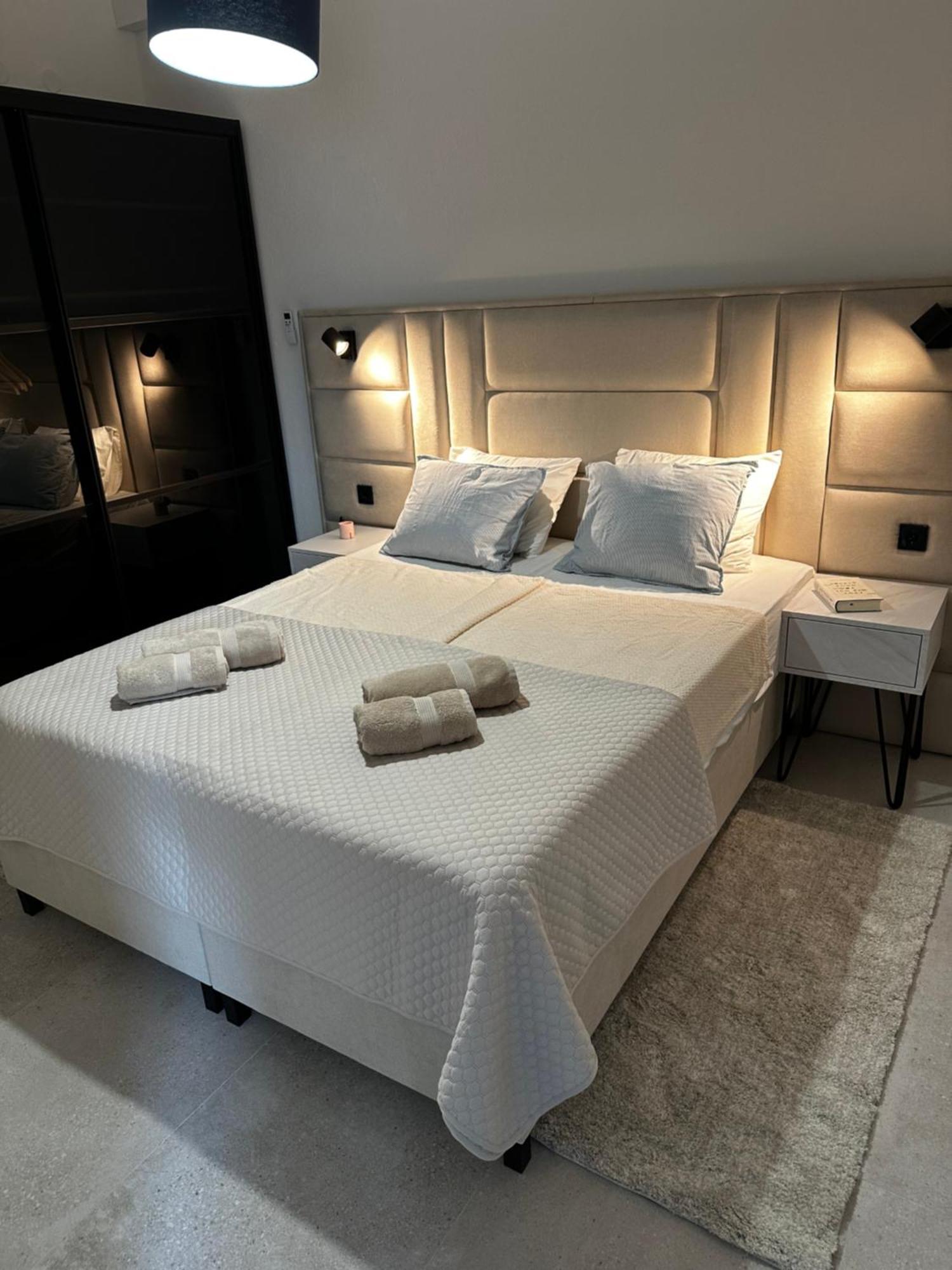 Apartments Zora Trogir Bagian luar foto